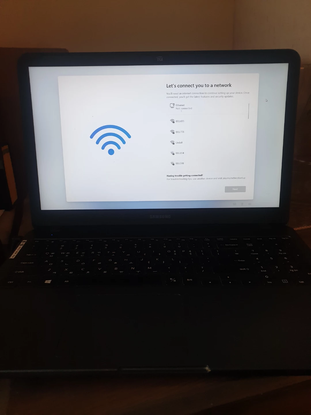 Samsung NT550EBE-K24 Laptop - photo 2