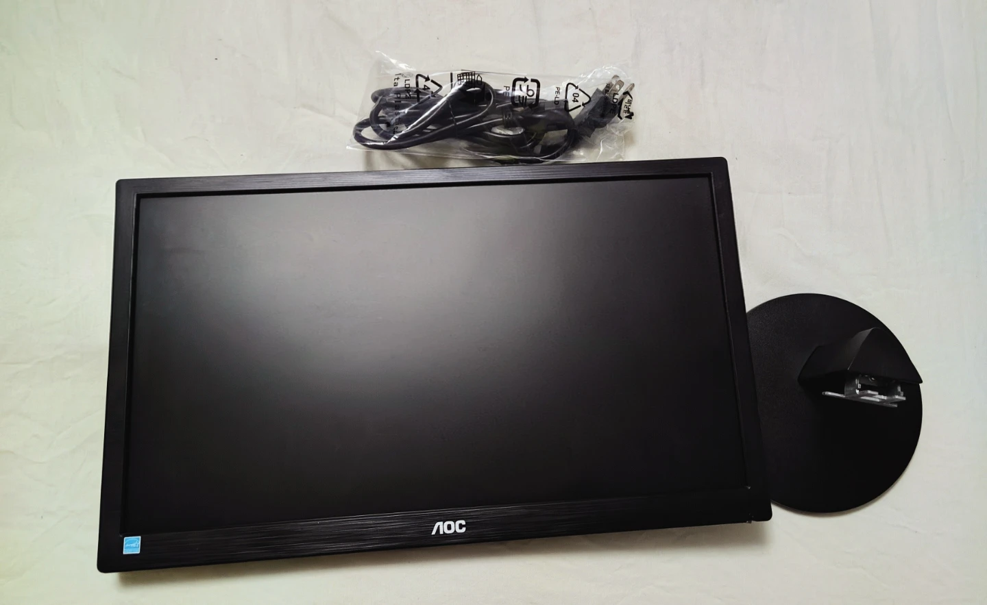 AOC E2070Swhn Monitor with Stand and Cable (cash only)
