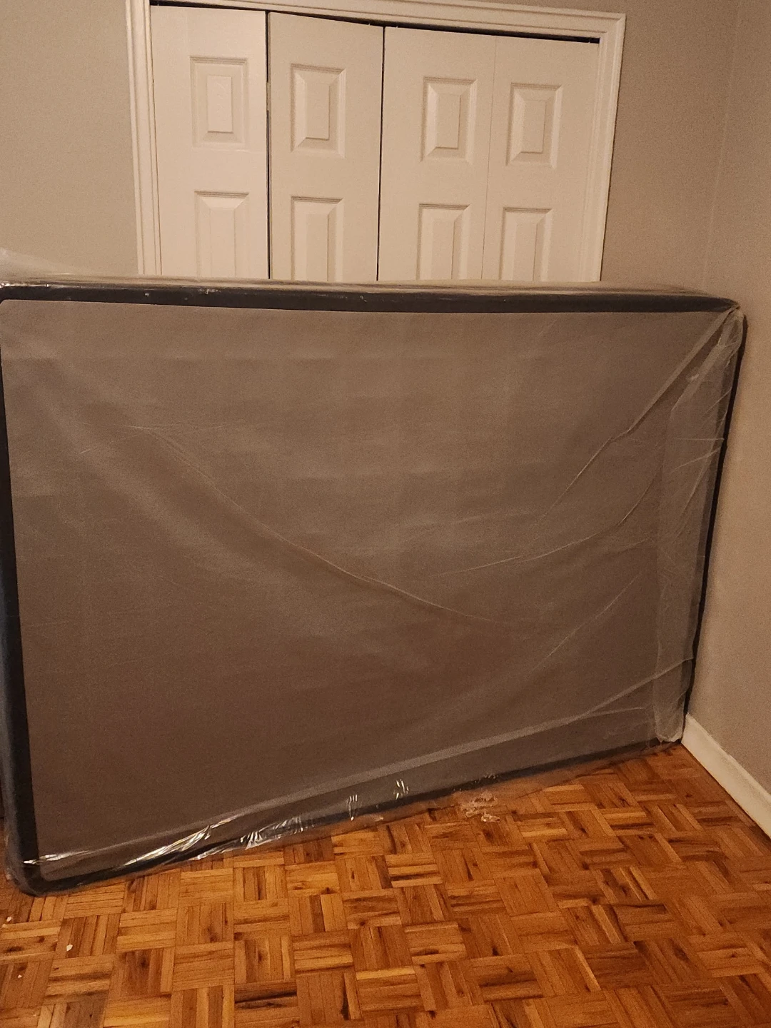 Kingsdown Double Mattress & Box Spring - photo 2