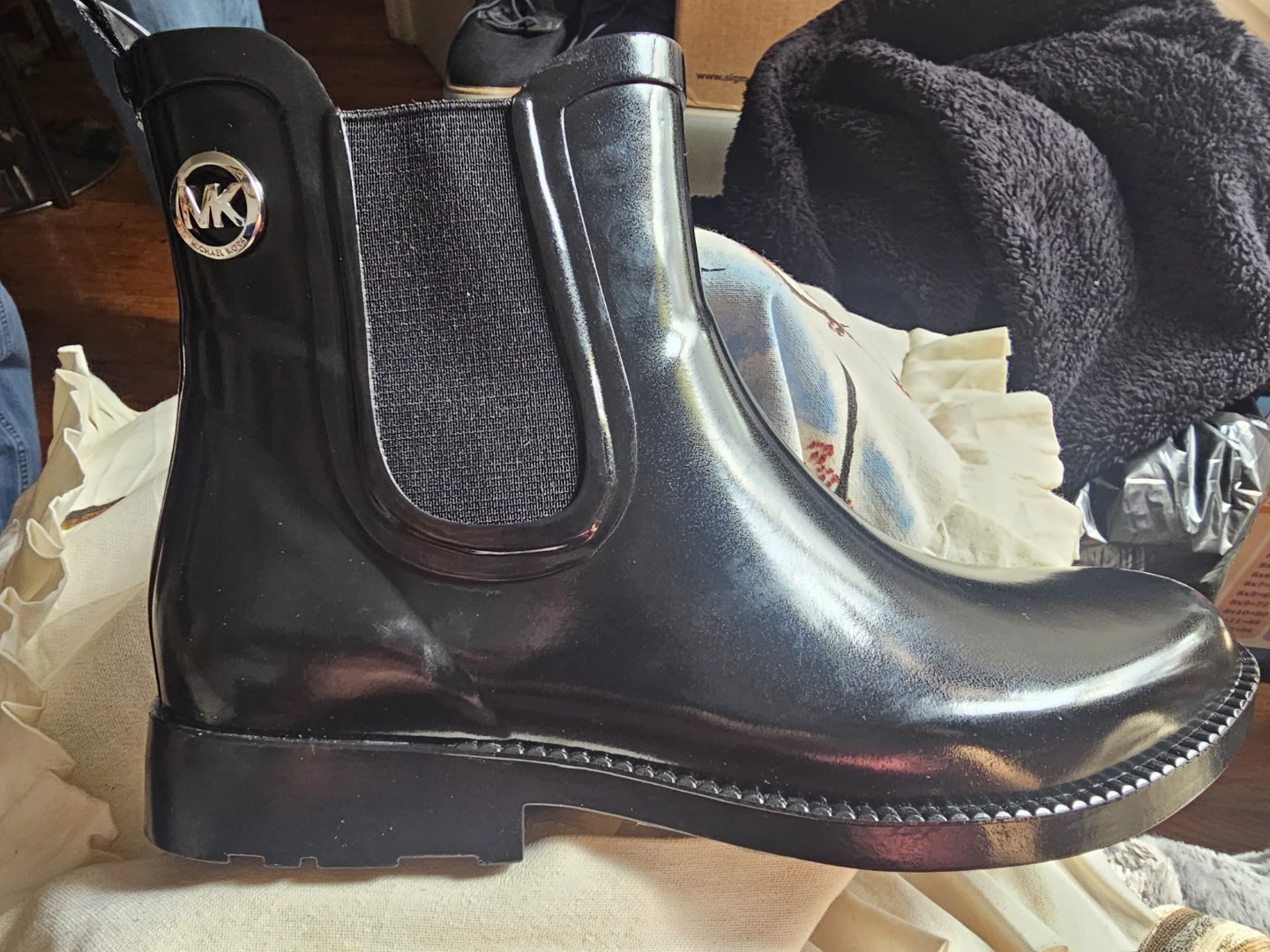 Michael Kors Black Rubber Chelsea Boots - Size 7