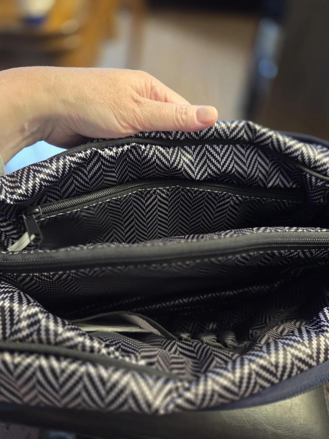 Ogio Navy Blue Crossbody Bag with Herringbone Lining - photo 5
