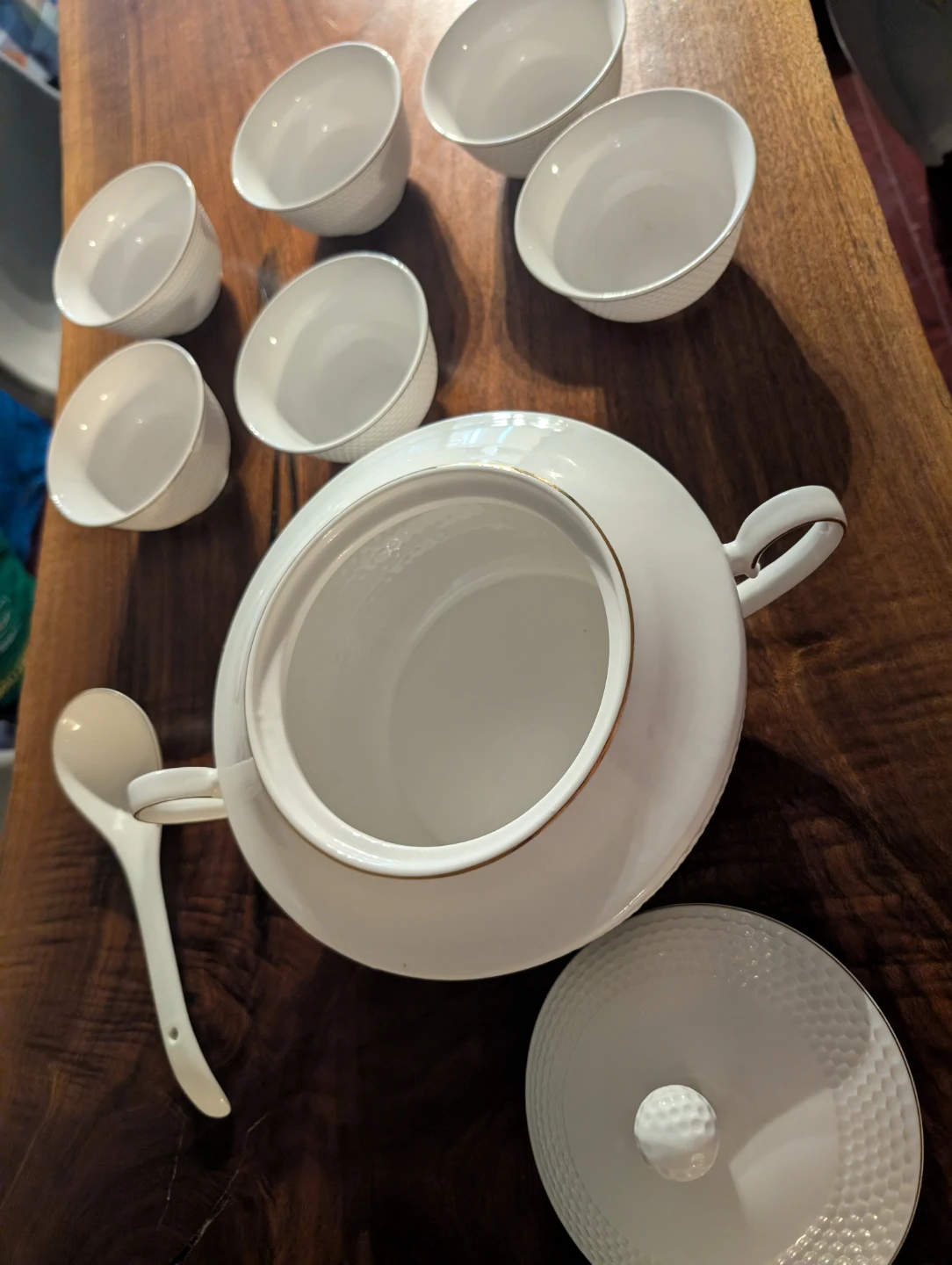 White Soup Tureen Set with 6 Bowls and Ladle - photo 2