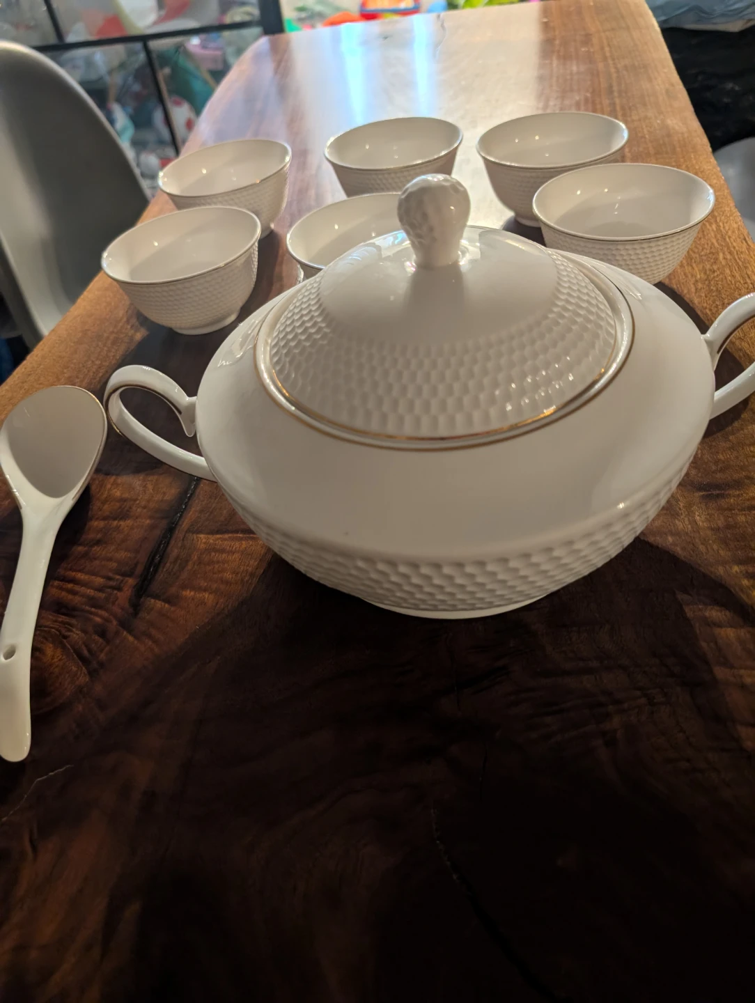 White Soup Tureen Set with 6 Bowls and Ladle - photo 3