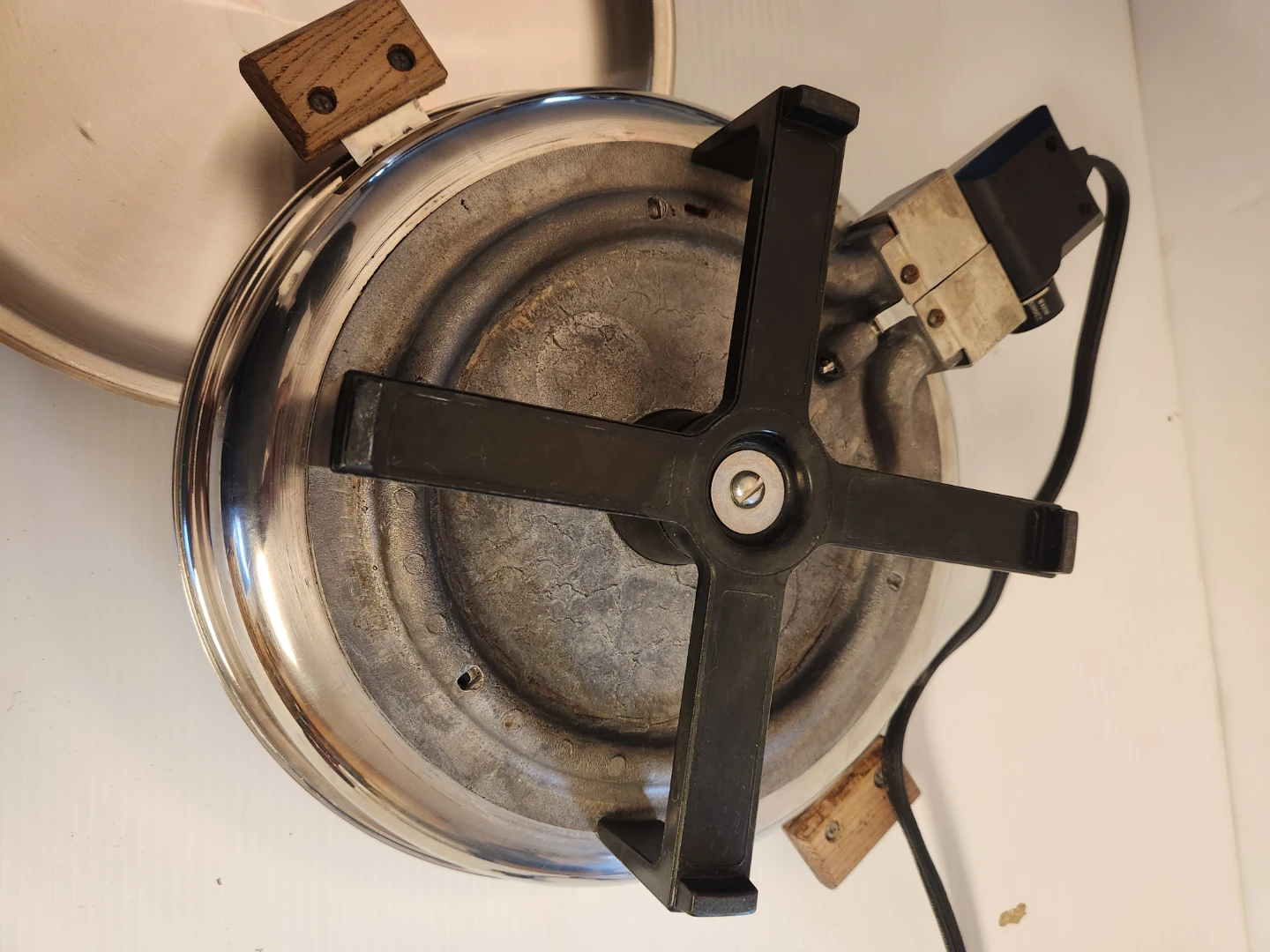 Vintage West Bend Electric Skillet with Lid - photo 5