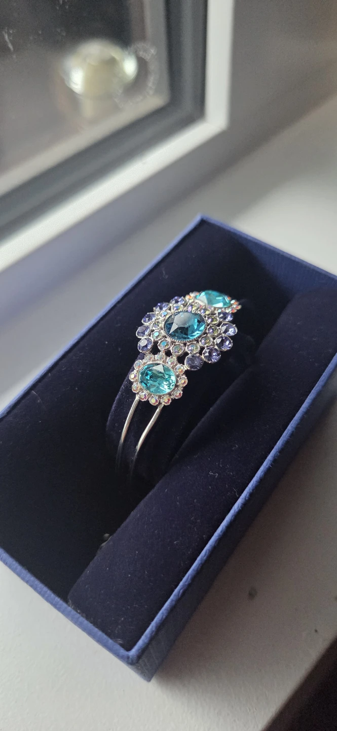 Authentic Swarovski Crystals Bangle - photo 3