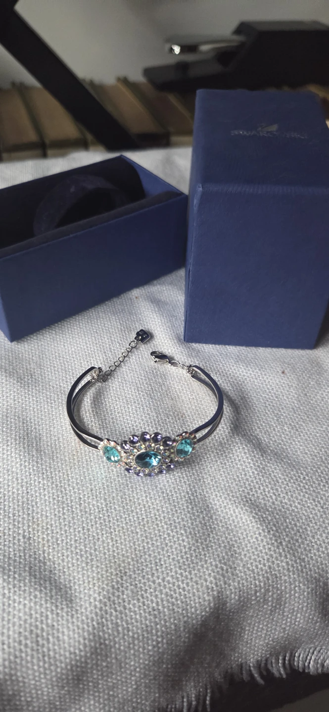 Authentic Swarovski Crystals Bangle - photo 4