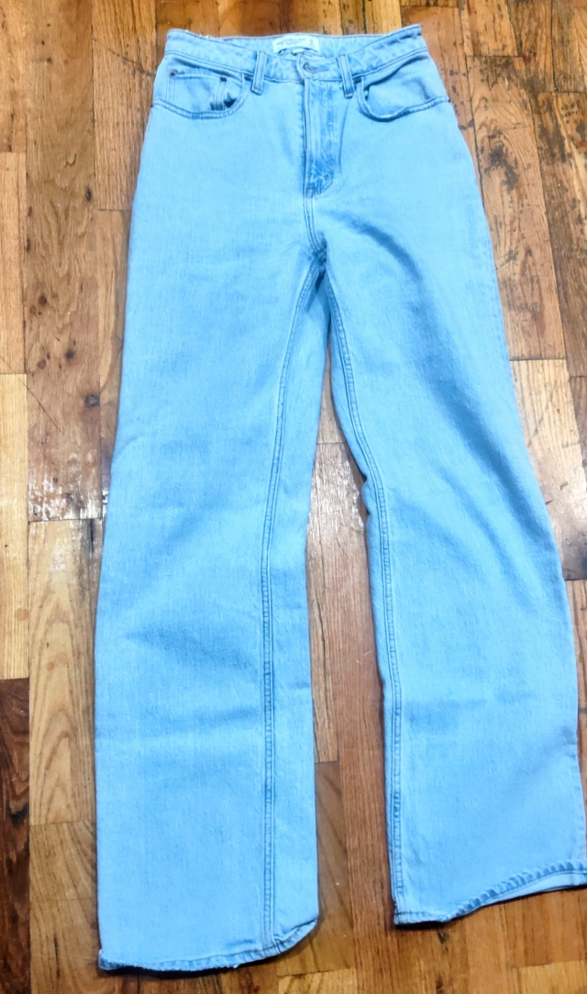 Abercrombie & Fitch The '90s Relaxed Jean High Rise Light Wash - photo 2