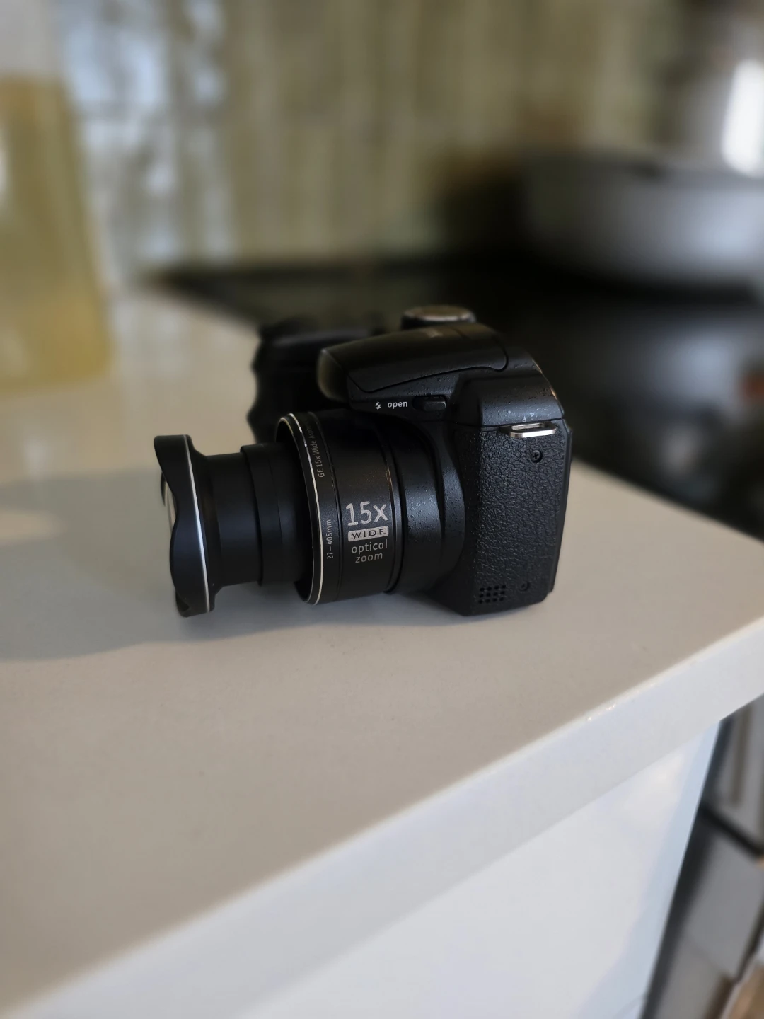 Black 14.1MP Digital Camera with 15x Optical Zoom and Case - photo 4