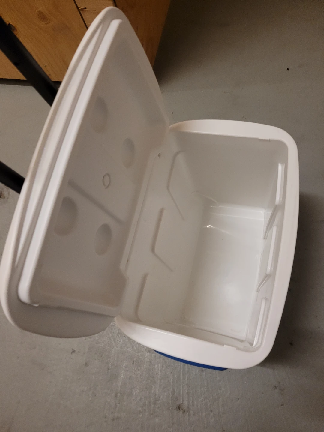 Igloo Island Breeze Roller Cooler 28 Can Capacity - photo 2