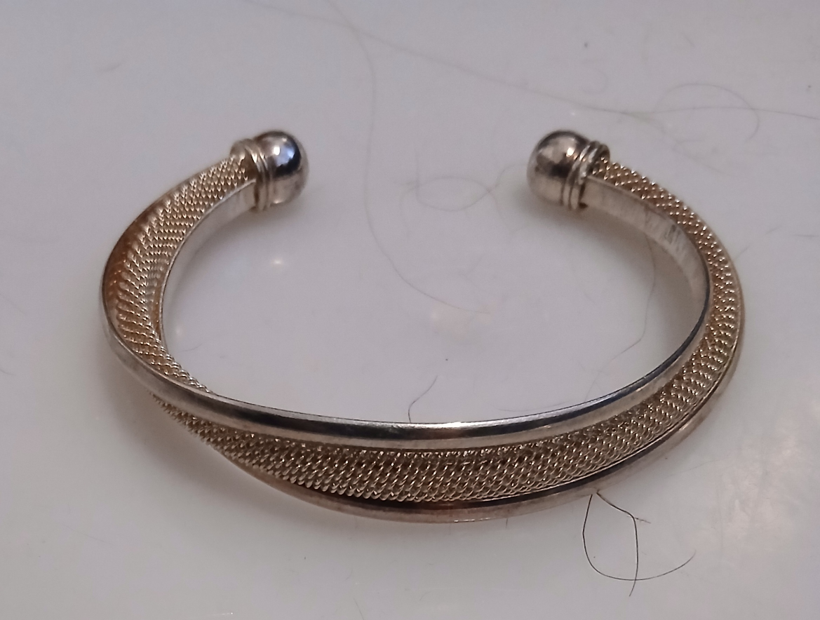 Silver-tone mesh cuff bracelet - photo 3