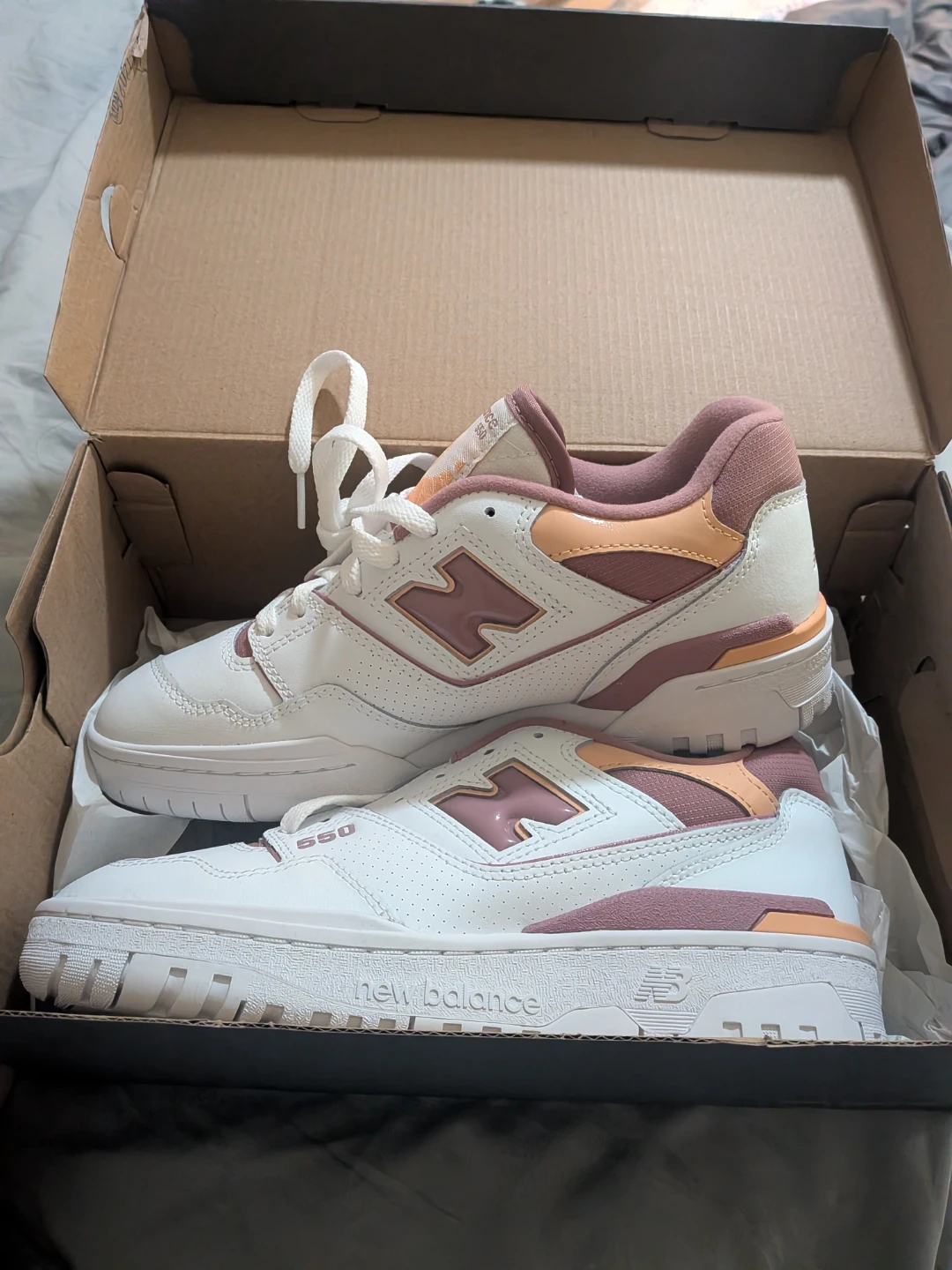 New Balance 550 women shoes - Size 8.5