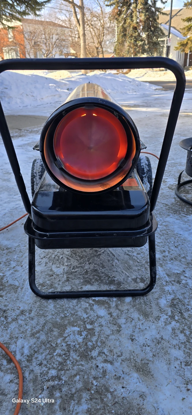 Dyna-Glo Pro 135K BTU Heater - photo 2