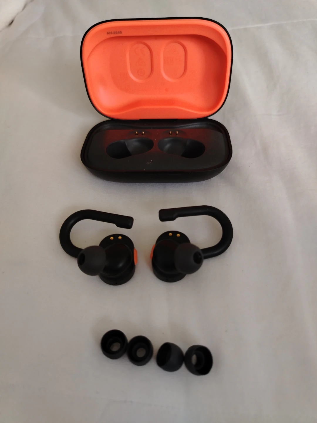 Skullcandy Wireless Earbuds with Charging Case - photo 3