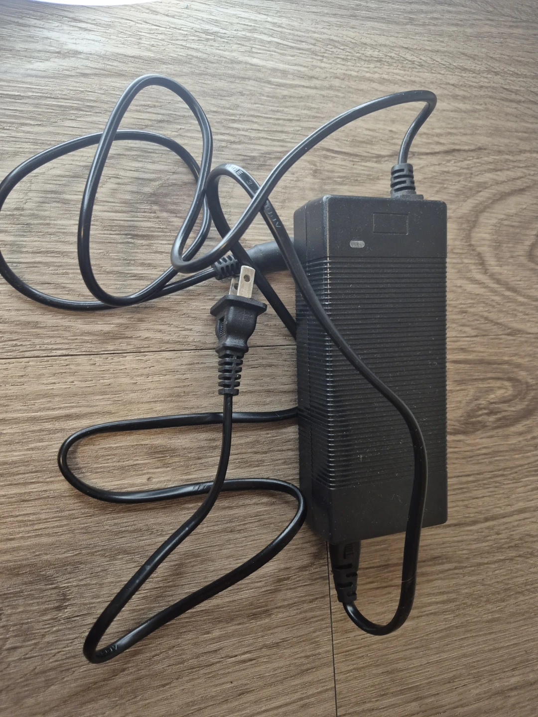 36V Battery Charger for Electric Scooter / E-Bike (42V Output) - photo 4
