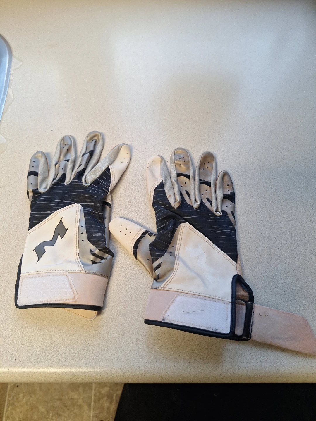 Softball Training Set: Batting Tee & Softballs - photo 4