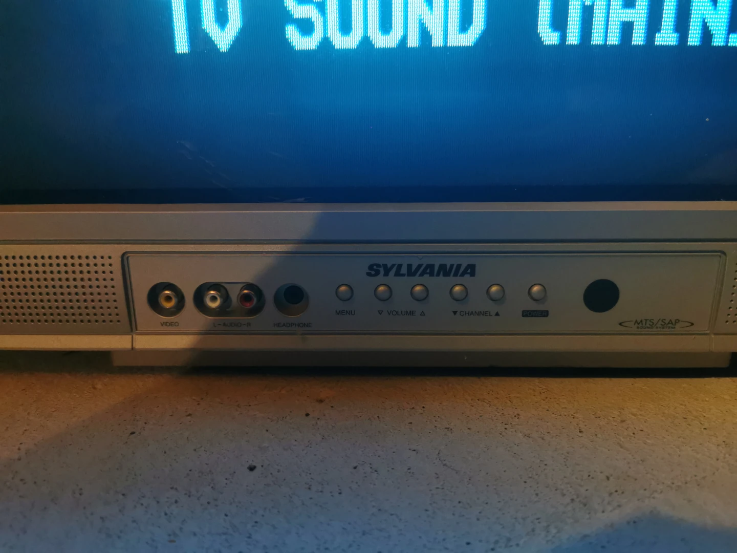 Sylvania CRT Television - photo 2