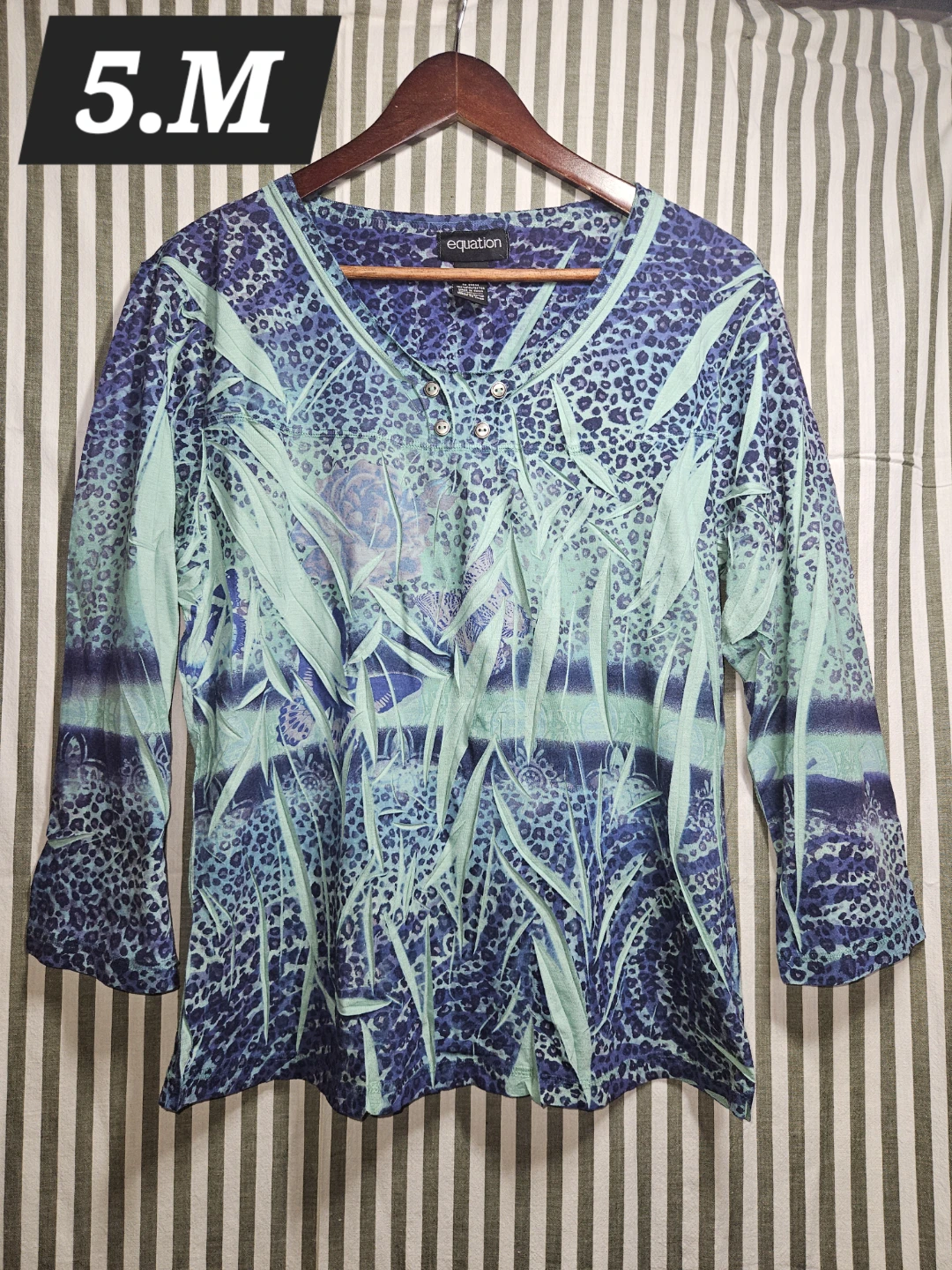 Equation Women's Blue/Green Print V-Neck Top - Size M
