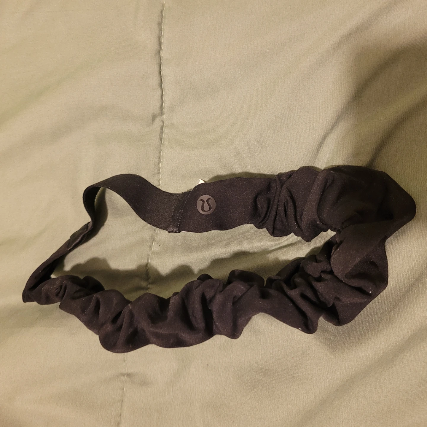 Lululemon Black Ruched Headband - photo 3