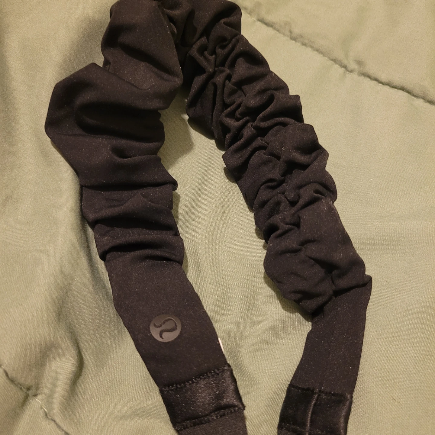 Lululemon Black Ruched Headband - photo 4