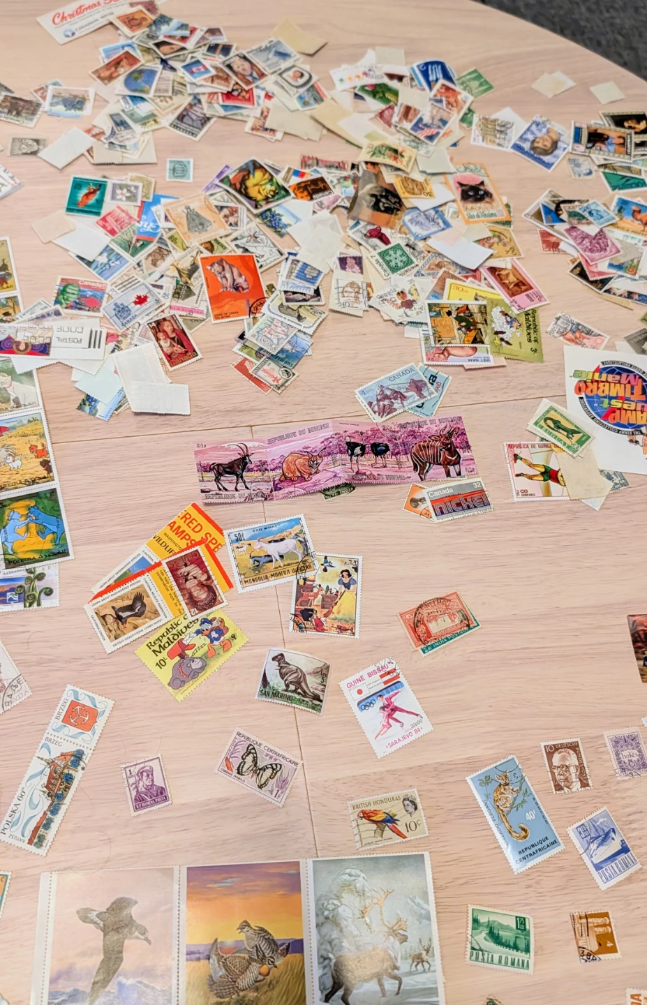 Assorted Vintage Stamp Collection - photo 2