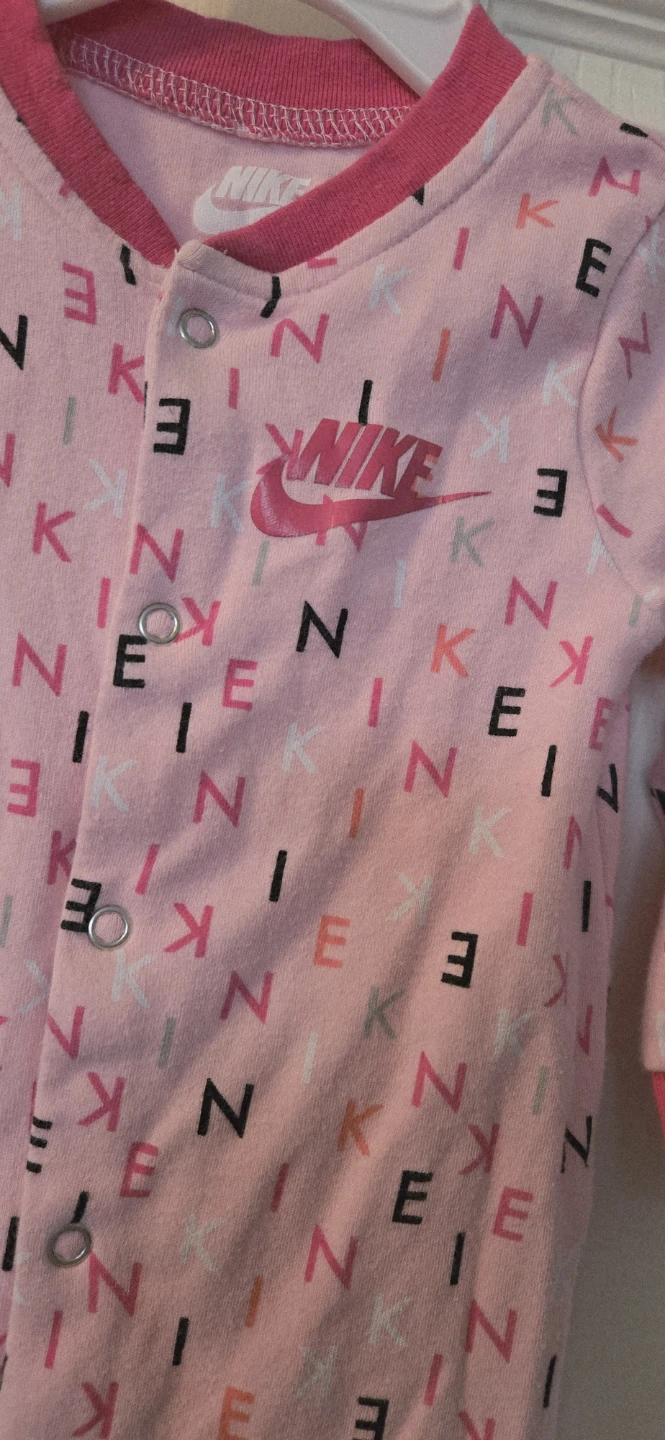 Nike Baby Sleeper Pink All-Over Logo Footie. 9 mo - photo 4