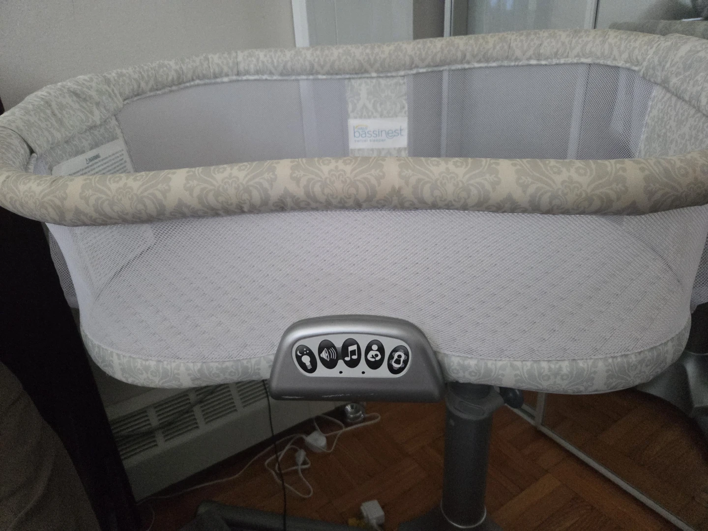 Baby Bassinest Swivel Sleeper