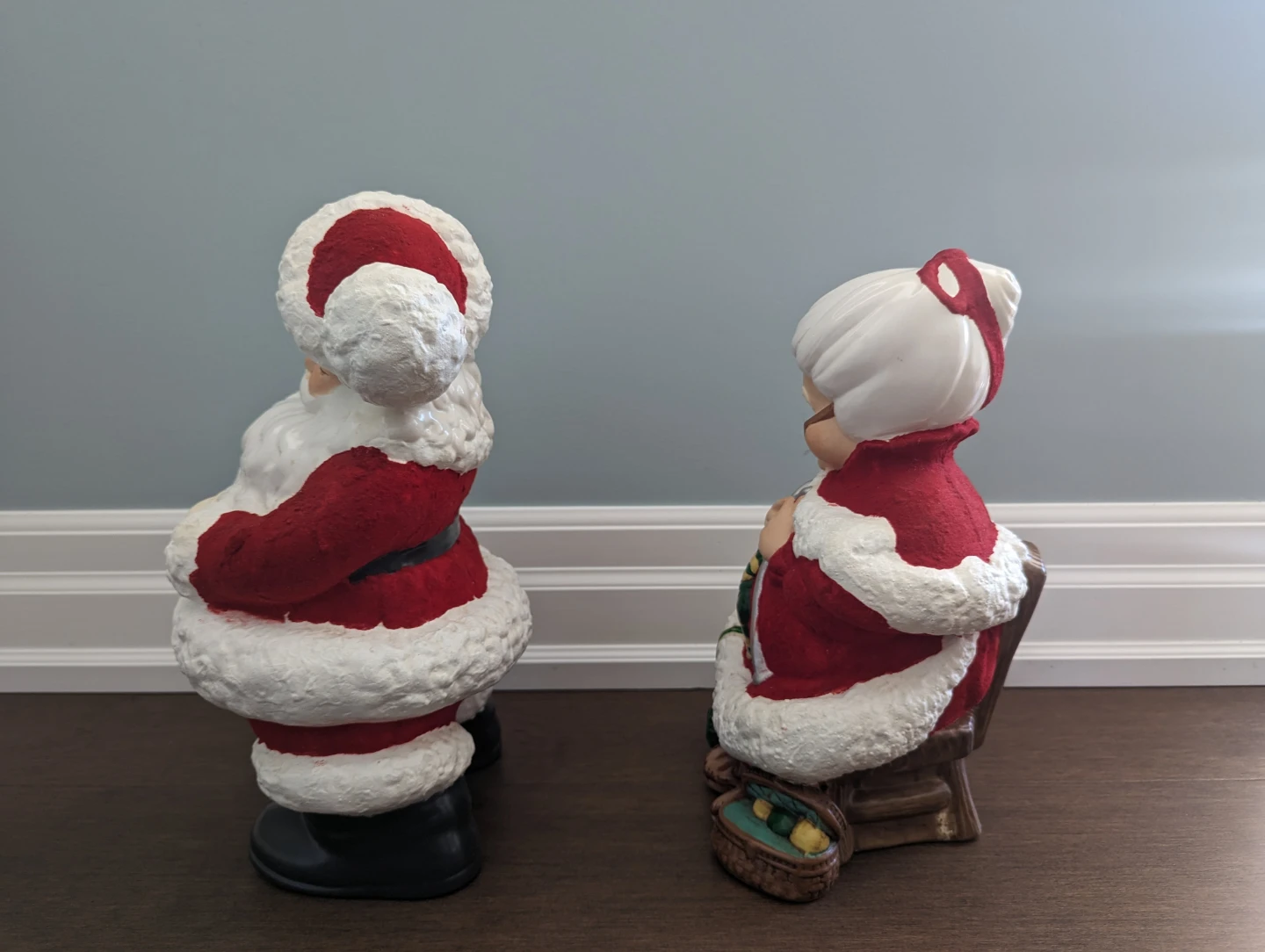 Vintage Hand painted Ceramic Santa  Mrs. Claus Figurines 14" - photo 4