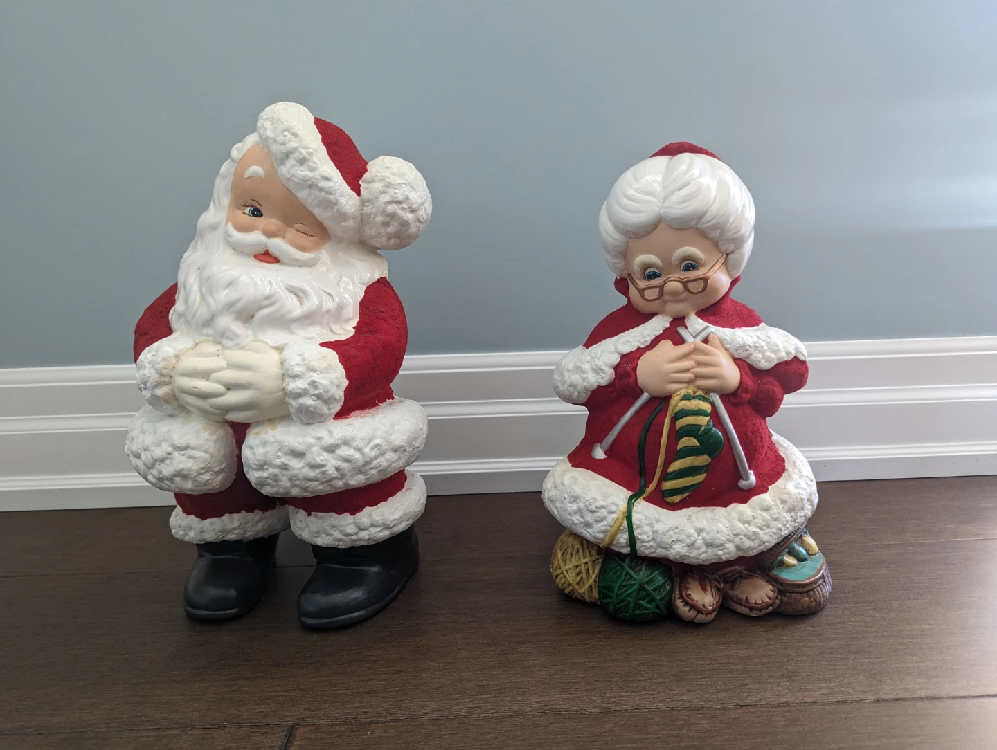 Vintage Hand painted Ceramic Santa  Mrs. Claus Figurines 14" - photo 5