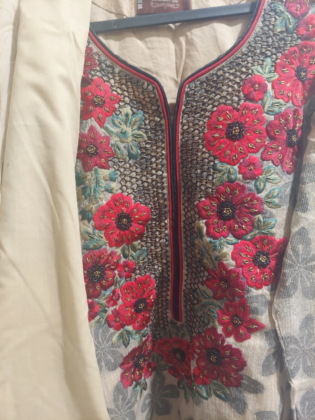 Embroidered Kurti with Dupatta - photo 2