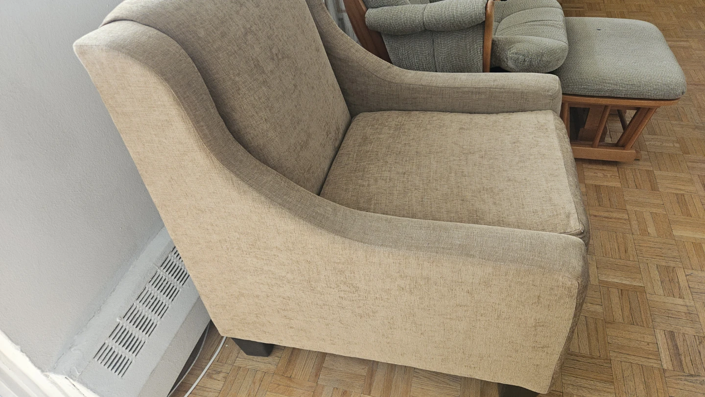 Wingback Armchair - photo 3