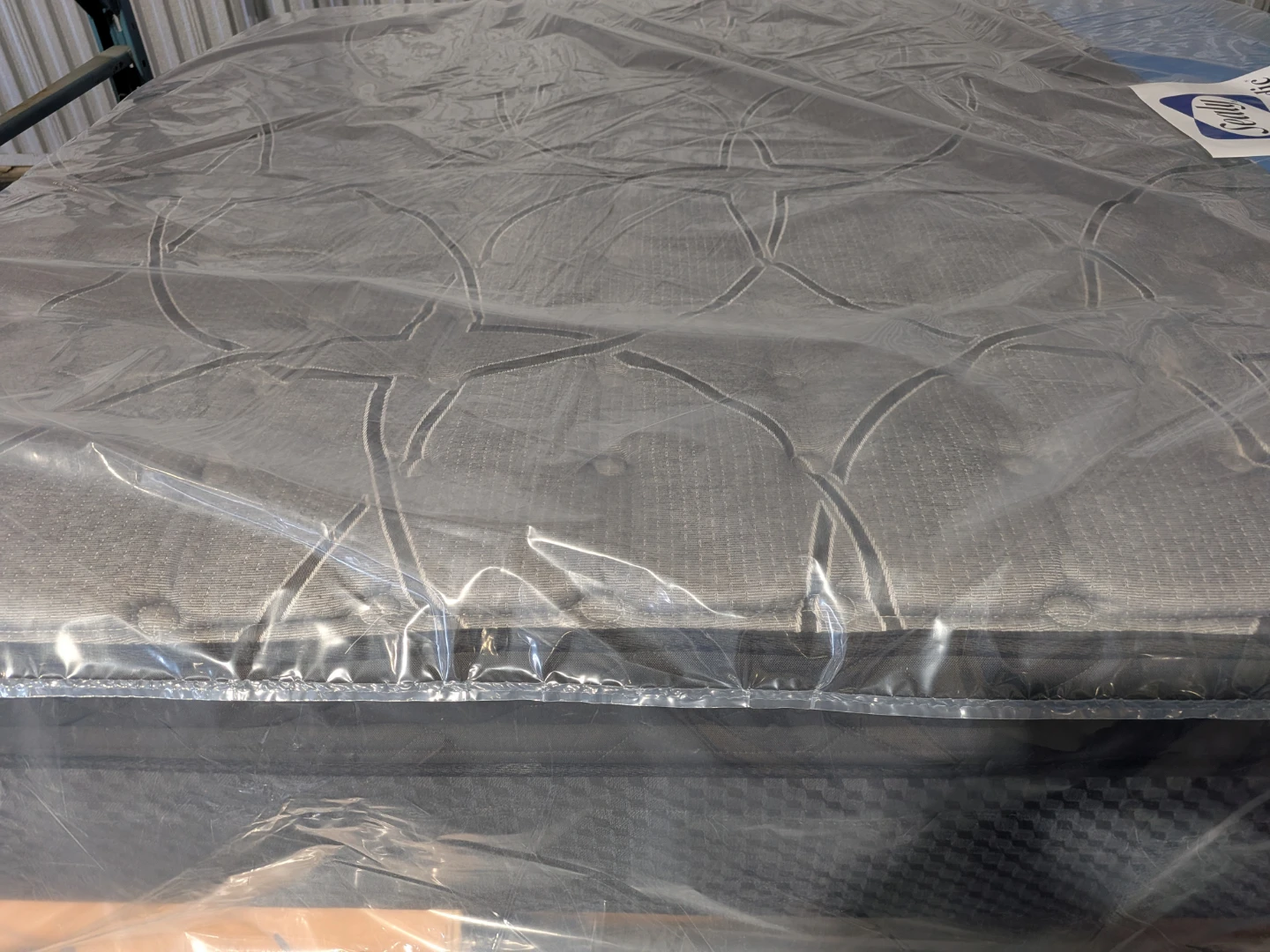Sealy Posturepedic Mattress (Queen and King) - photo 2