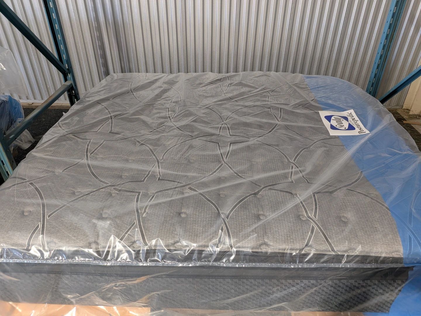 Sealy Posturepedic Mattress (Queen and King) - photo 3