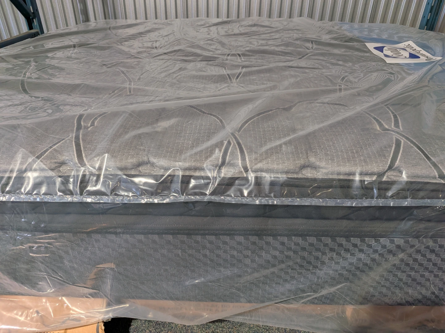 Sealy Posturepedic Mattress (Queen and King) - photo 4