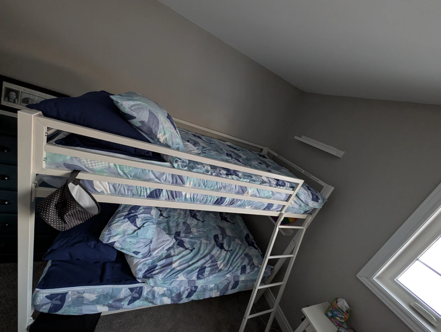 Twin bunk bed - plus mattress and bedding - photo 3