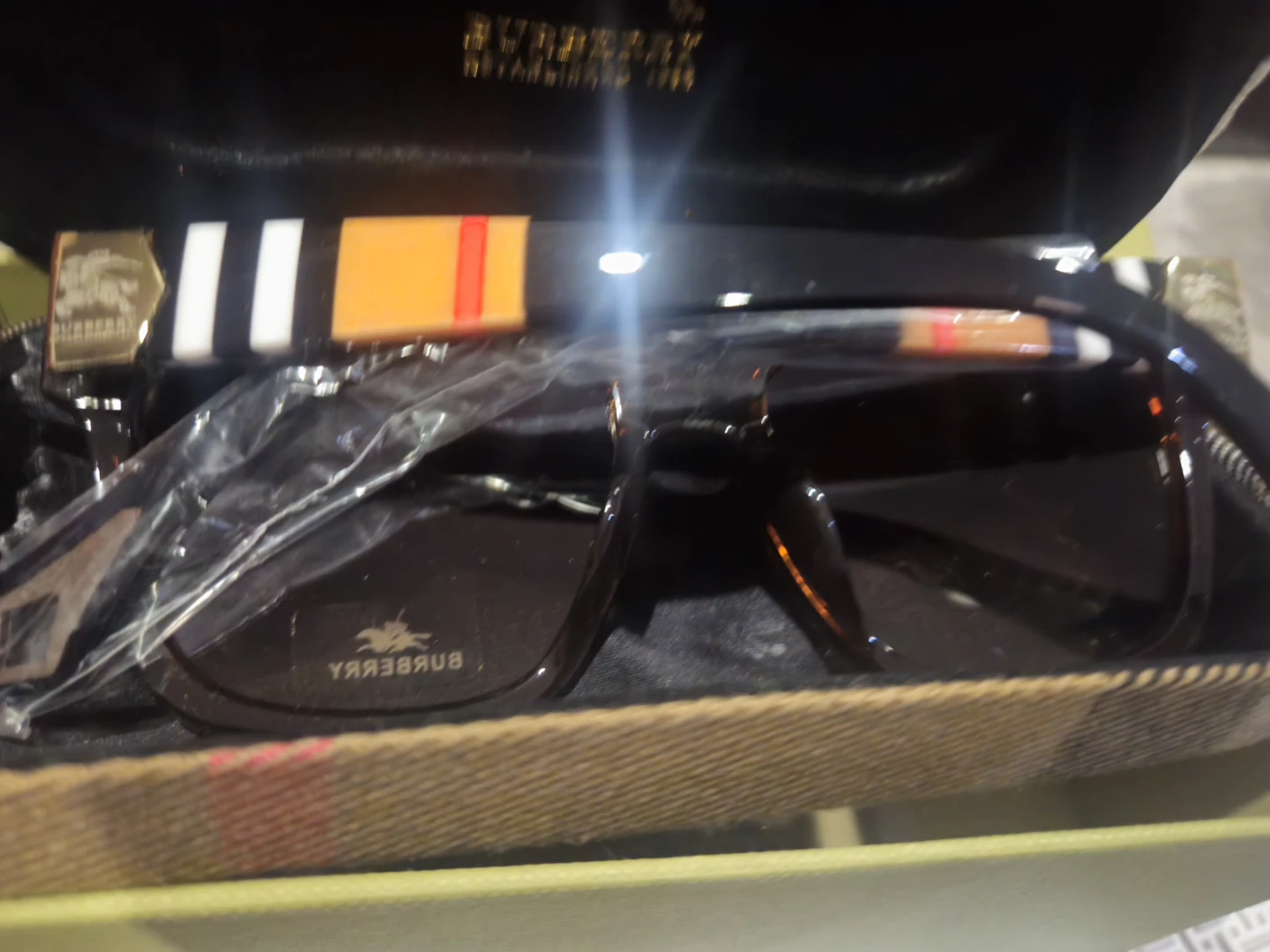Burberry Sunglasses - photo 3