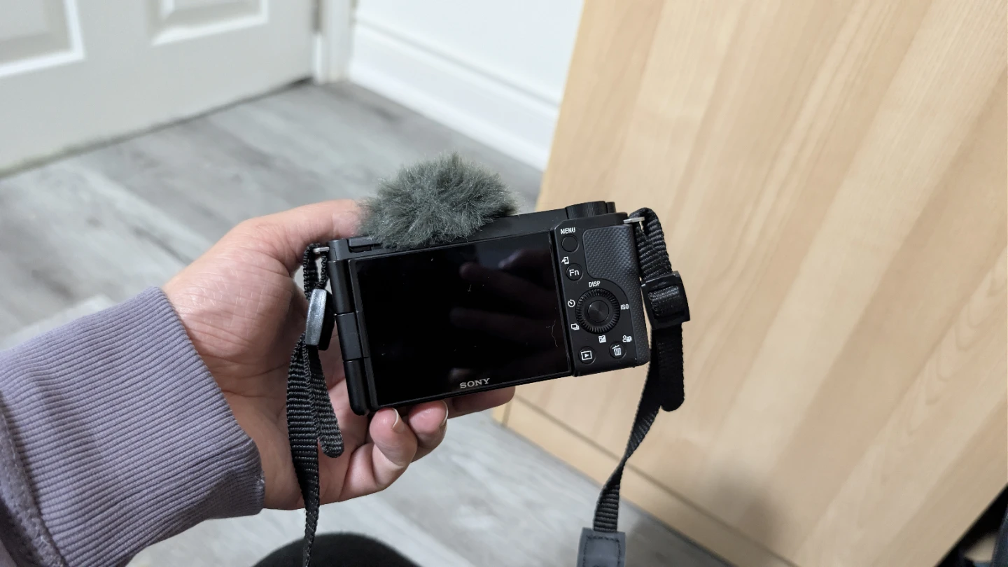 Sony Alpha ZV-E10 Mirrorless Camera - photo 4