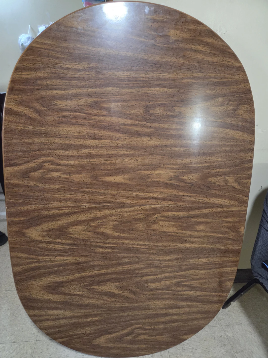 Round wood-look table top