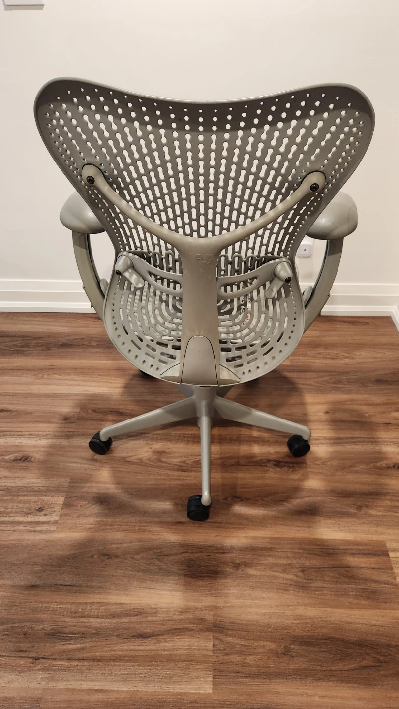 Herman Miller Aeron Chair (Size B) - photo 3