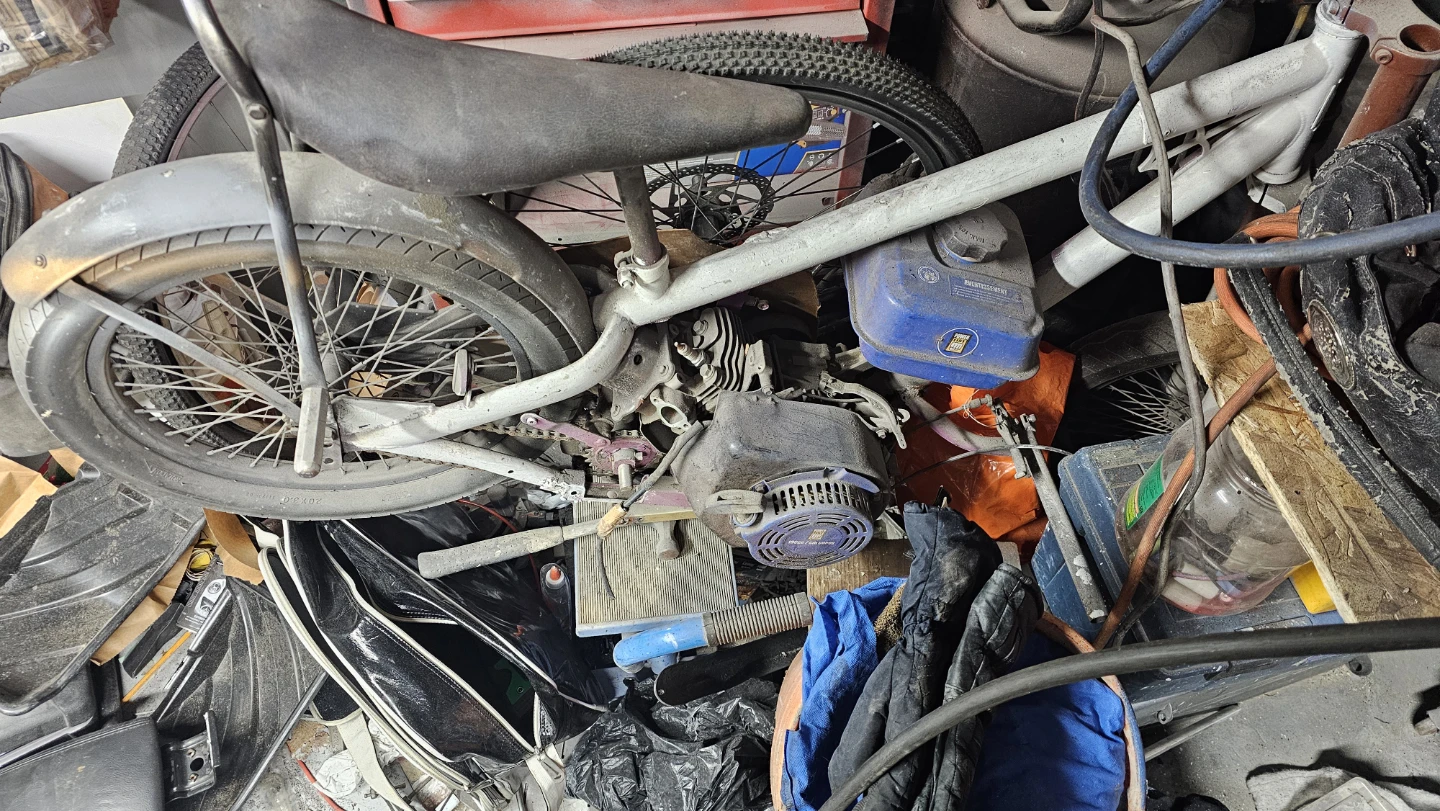 Low rider mini project Bike with Engine - photo 3