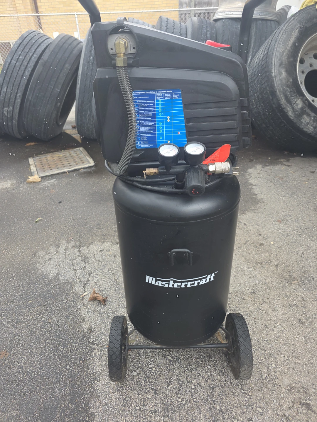 Mastercraft 11 Gallon Air Compressor - photo 2