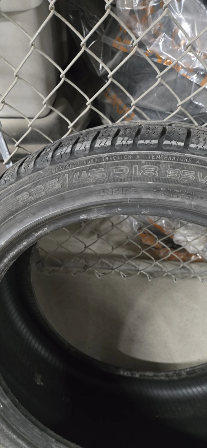 Nokian WR G3 Tire 225/45R18 95V