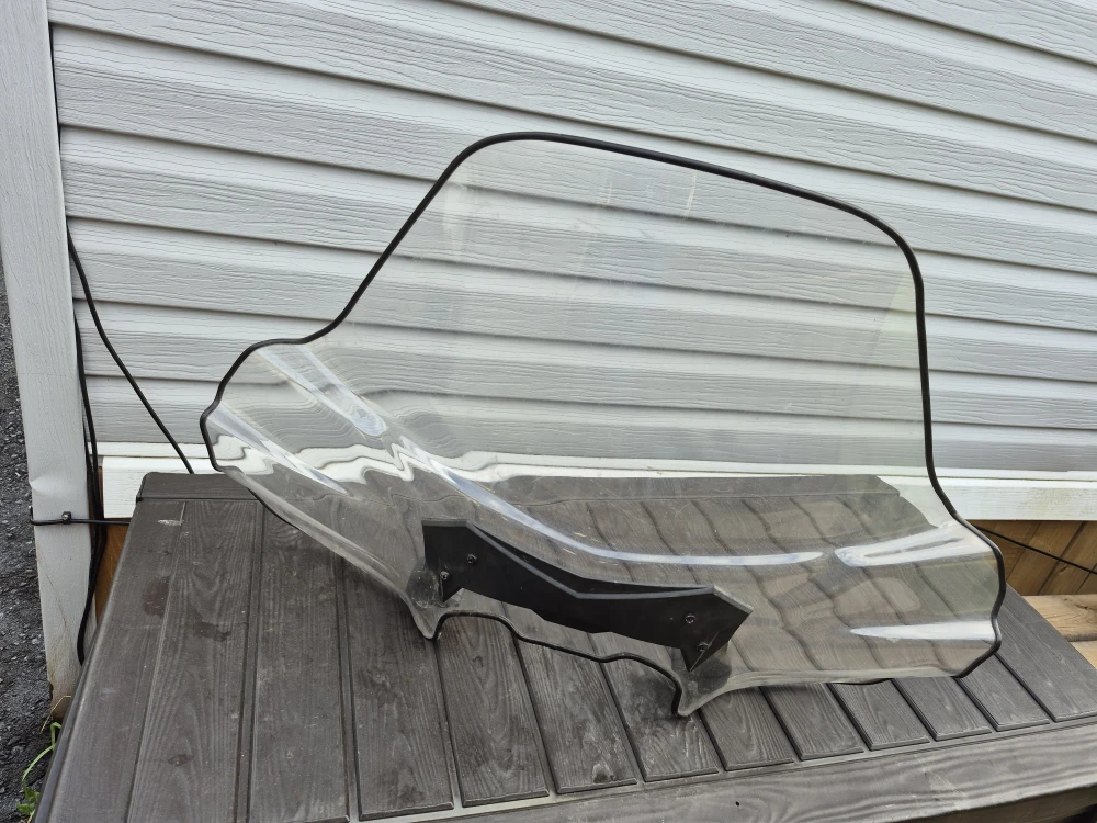 Motorcycle Windshield with Mounts - photo 2