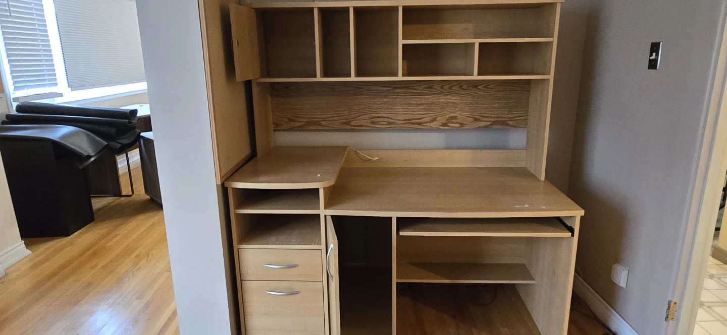 Small sturdy office desk - photo 2