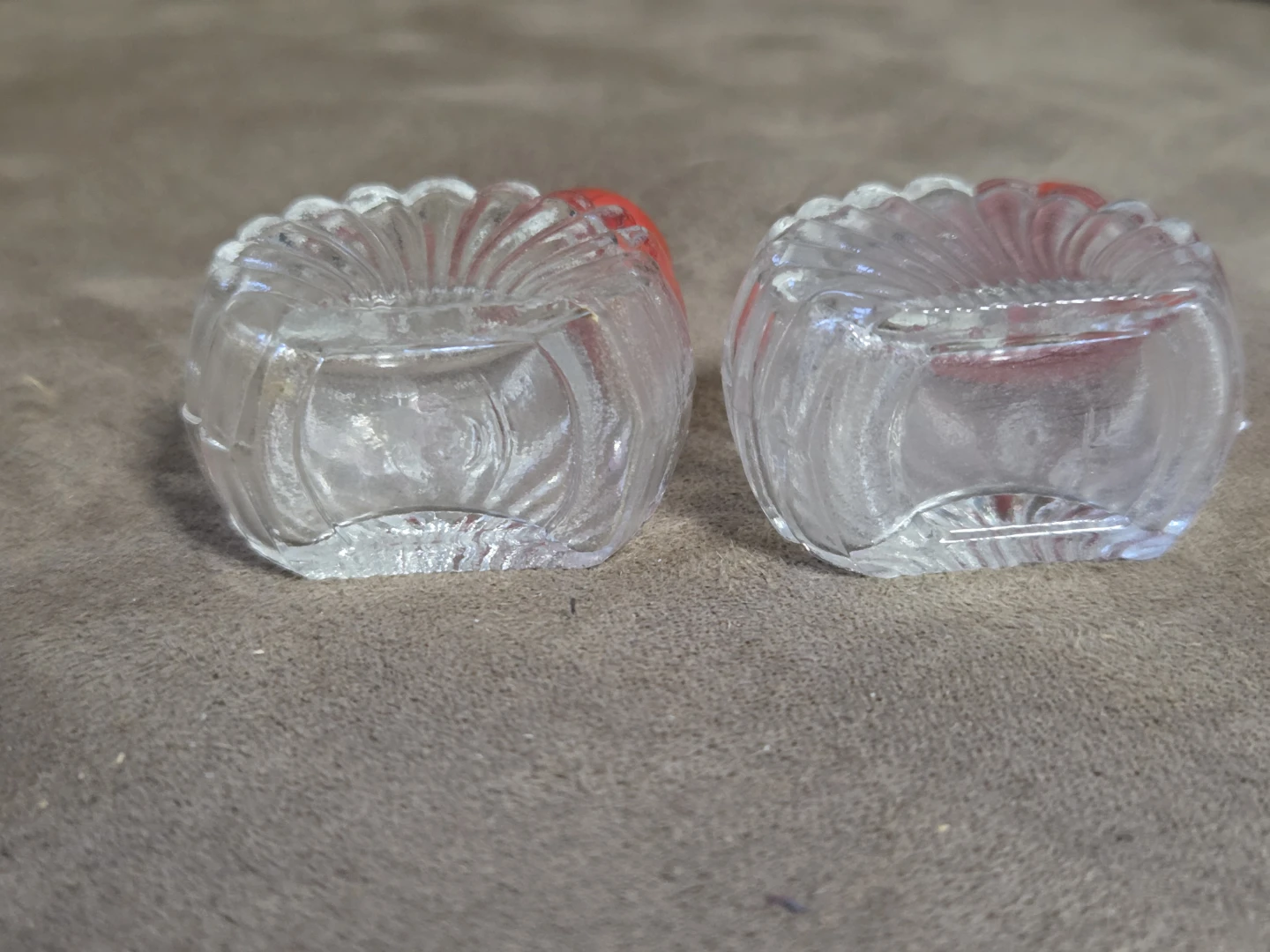 Vintage Set of 2 Glass Mini Salt & Pepper Shakers with Red Lids - photo 5
