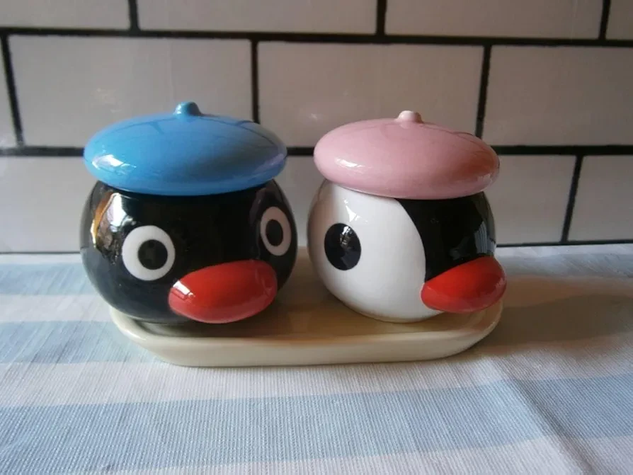 Pingu Pinga ceramic jars with lids and tray