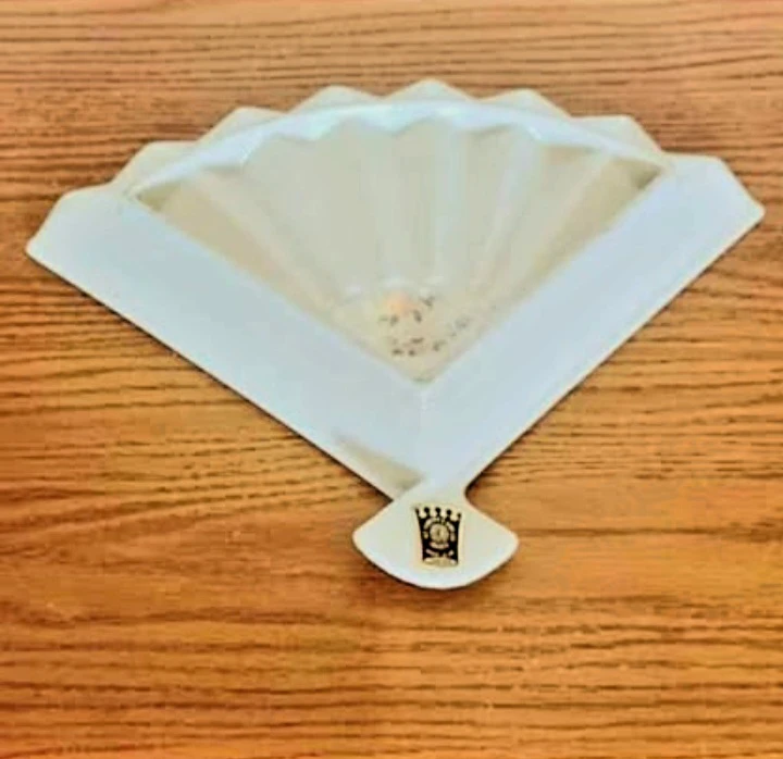 Kyoto Fan Shaped Porcelain Trinket Dish - photo 2