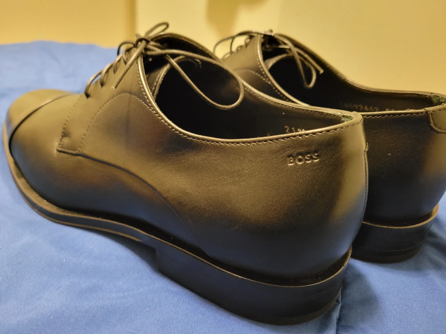 Hugo boss cap-toe Oxford dress shoes - photo 4