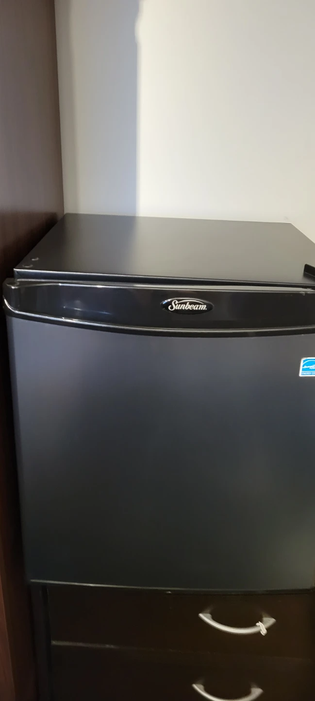 Sunbeam Mini Fridge - photo 5