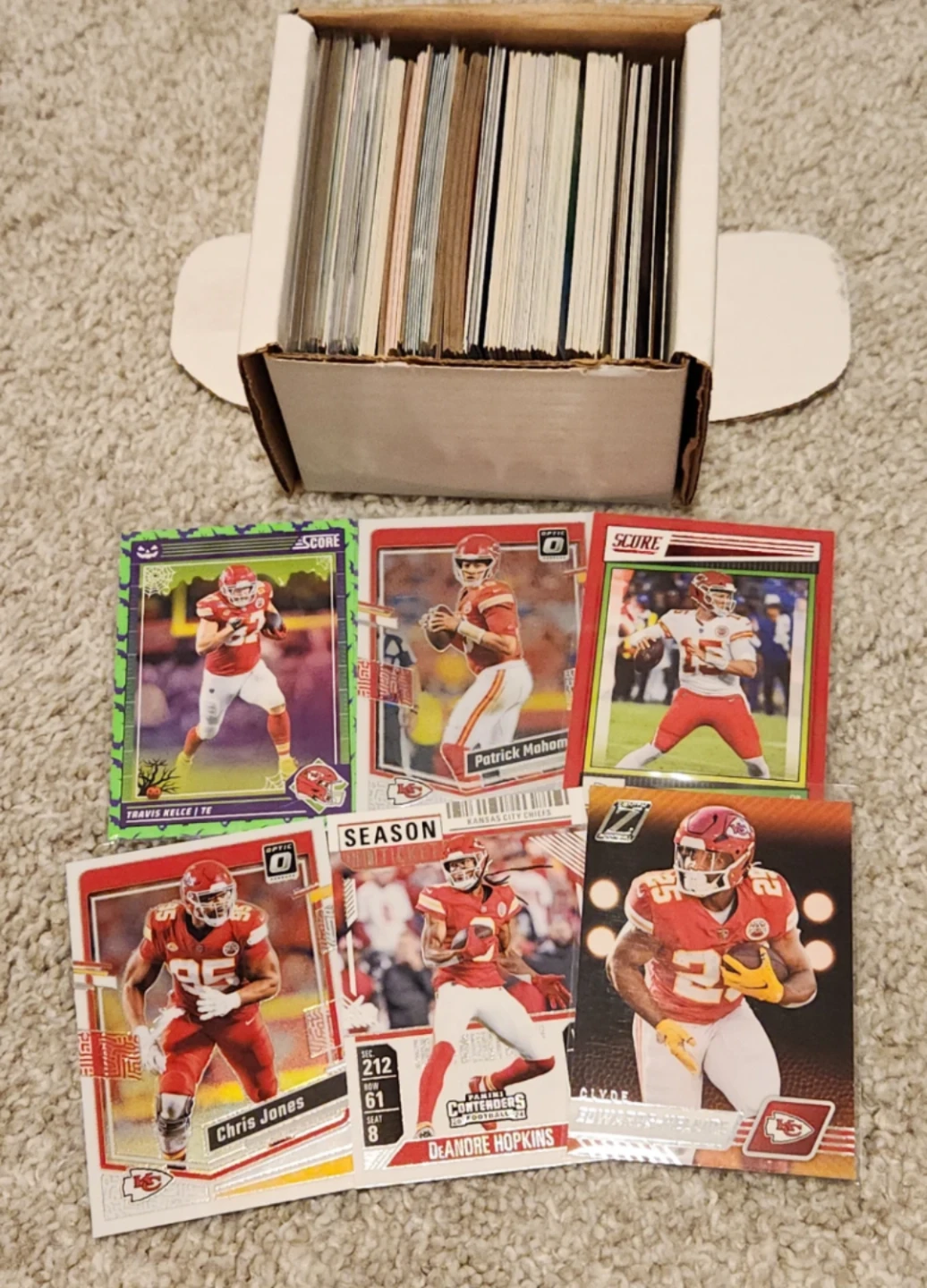 Kansas City Chiefs, 200 Football Cards Team lot - photo 2