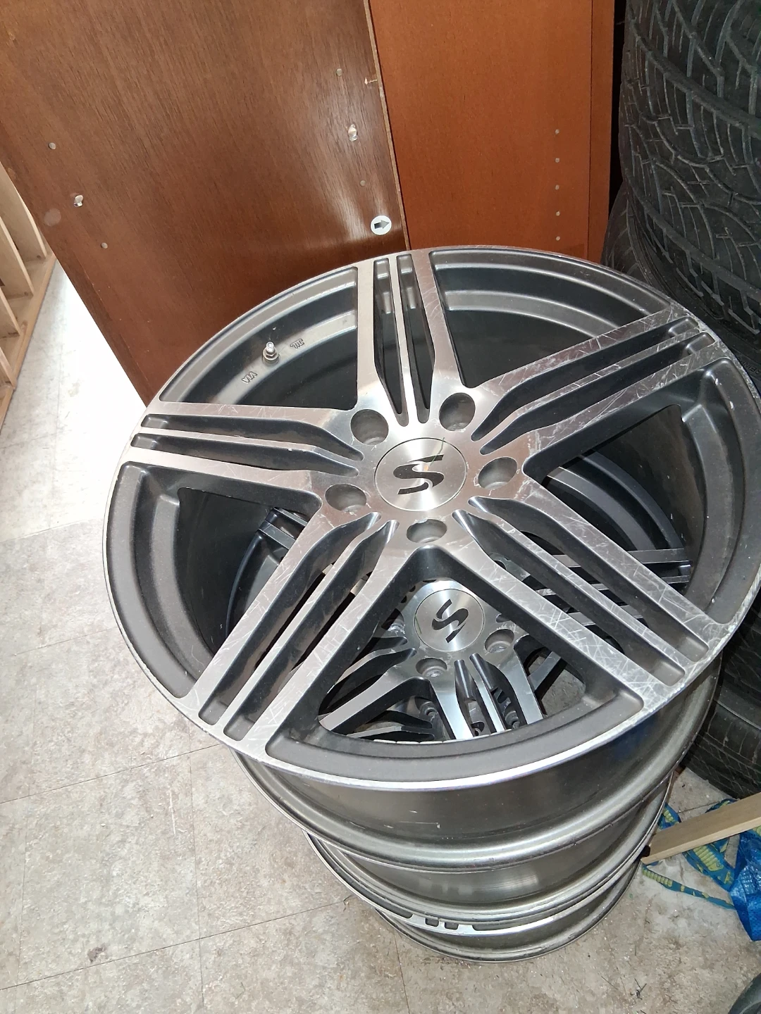 Venta de cosas 5521w Belmont av todo tiene diferentes precios - photo 2
